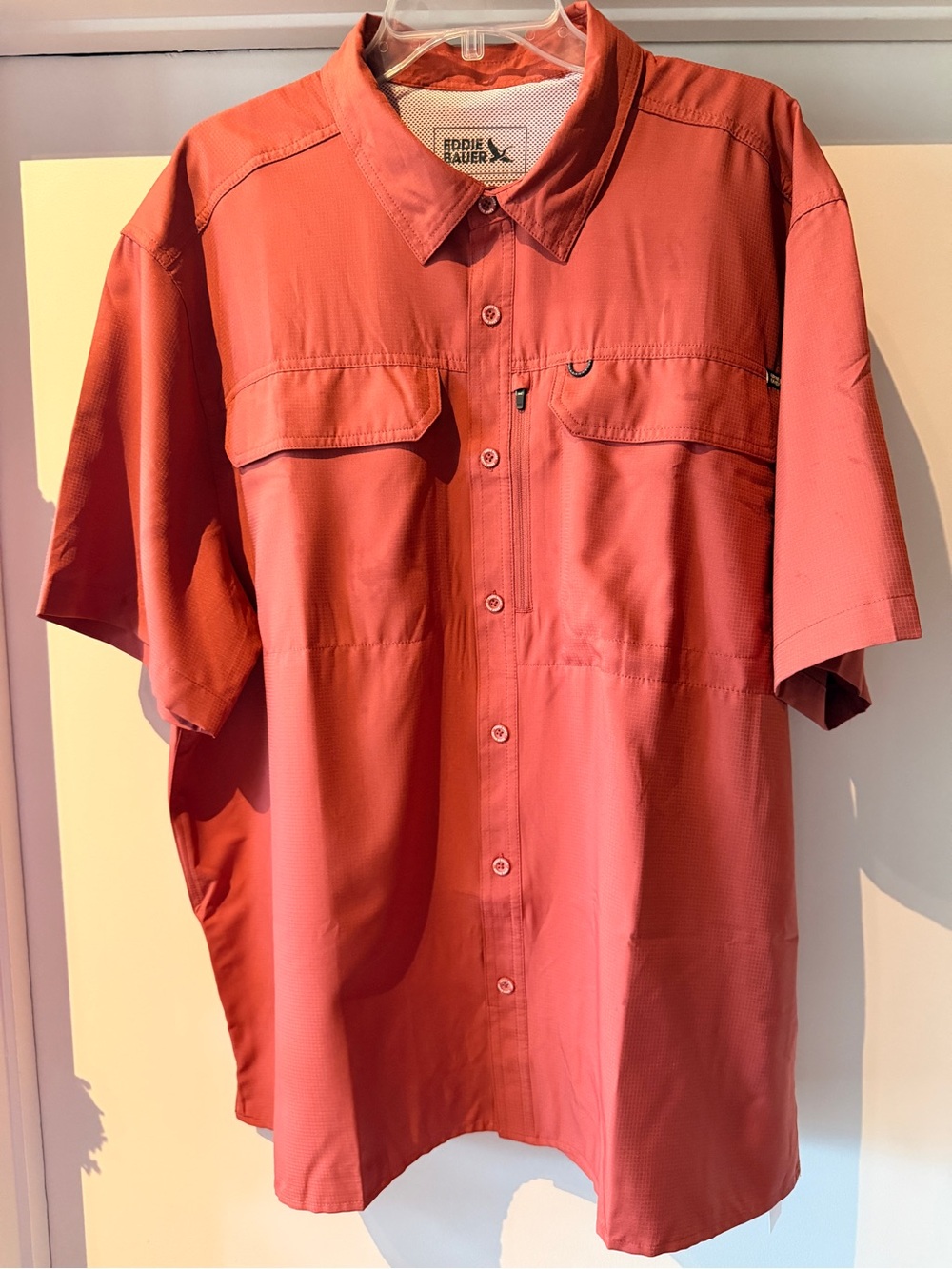 NWT Eddie Bauer Men's Short-Sleeve Button-Down Shirt in Coral Red. XXL